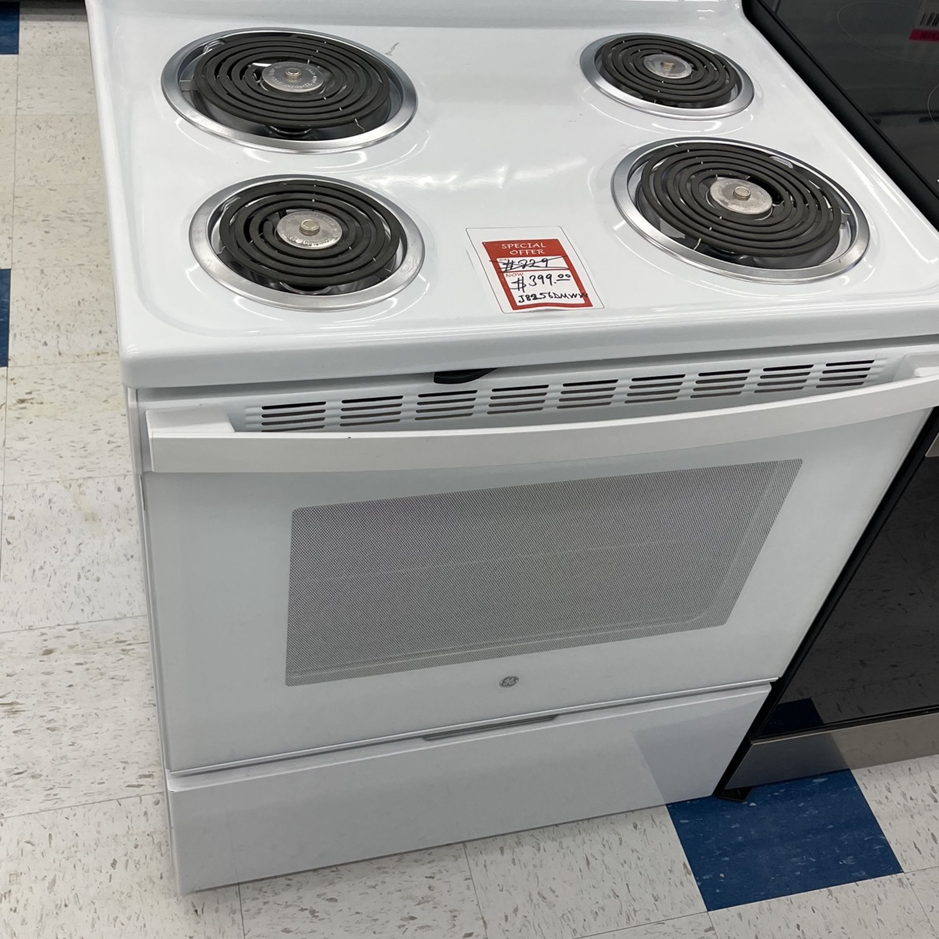 New GE 30 in. 4 Burner Element Free-Standing Electric Range in White