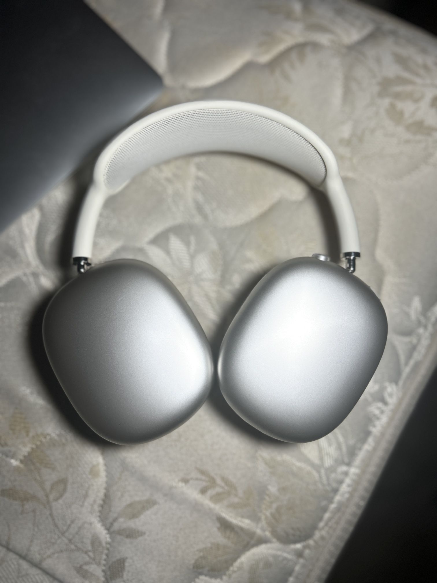 Apple AirPods Starlight