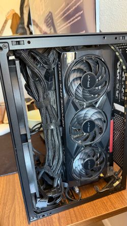 SFF PC RTX 5070 + 5700X3D