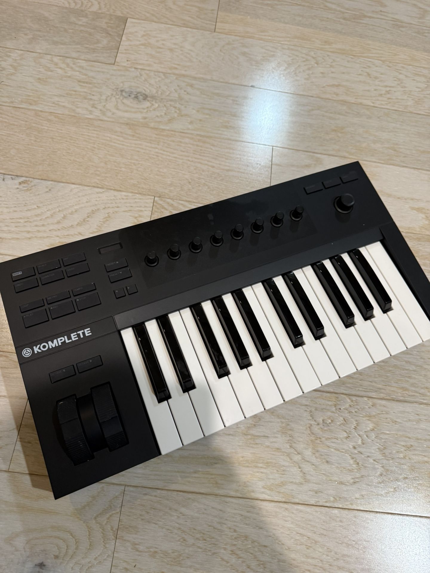 Native Instruments Komplete Kontrol A25 Midi Keyboard