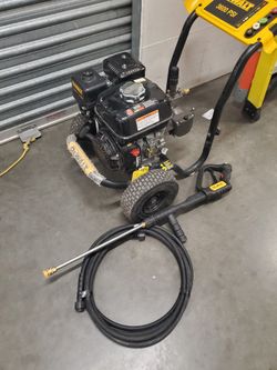 DEWALT
3600 PSI 2.5 GPM Gas Pressure Washer with Honda GX200 Engine, Heavy-Duty Commercial Cold Water Power Cleaner