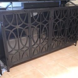 Tv Stand/Entertainment Center 