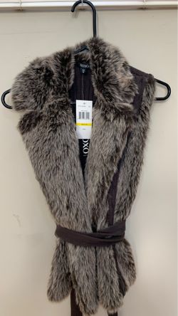 New with tags XOXO women’s fur sweater vest tie back sz medium