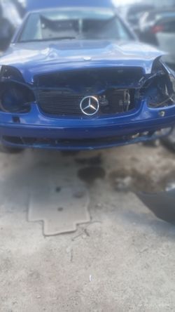 2000 Mercedes Benz SLK for parts