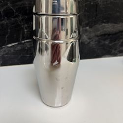 Stainless Steel Cocktail Shaker with Built-in Strainer - 18oz
