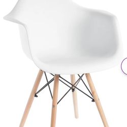 White Arm Chair With Wooden Legs (4)