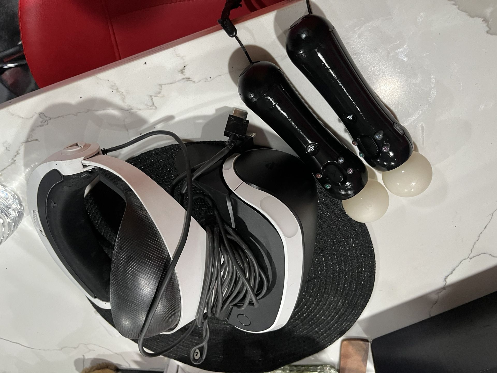 Playstaion Vr 2 Vr Controllers And A Ps4 Controller