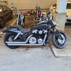 2005 Vtx 1300C 