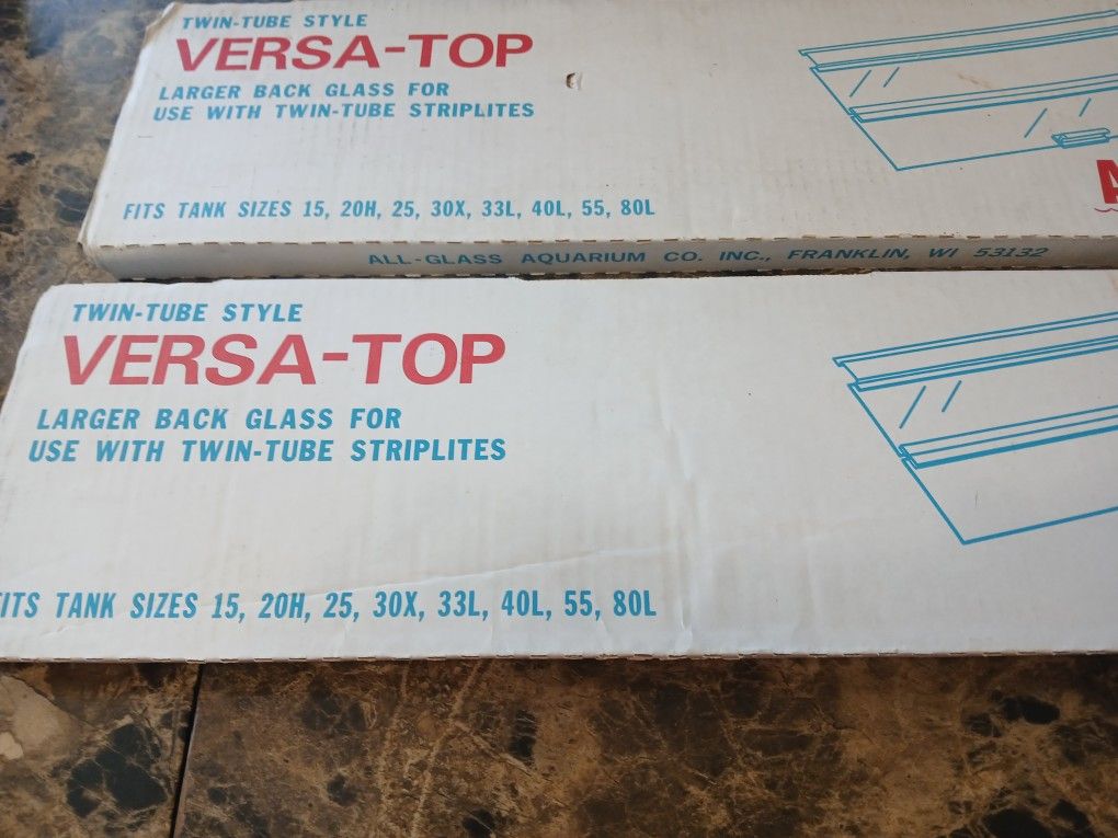 2 Twin Tube Style Versa Top Larger Back Glass For Use With Twin-tubes Striplites
The product is a Versa-Top aquarium top designed for use with twin-t