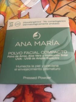 Ana MarÃa Polvo Facial Compacto (Ana MarÃa Pressed Powder) with SPF 20
