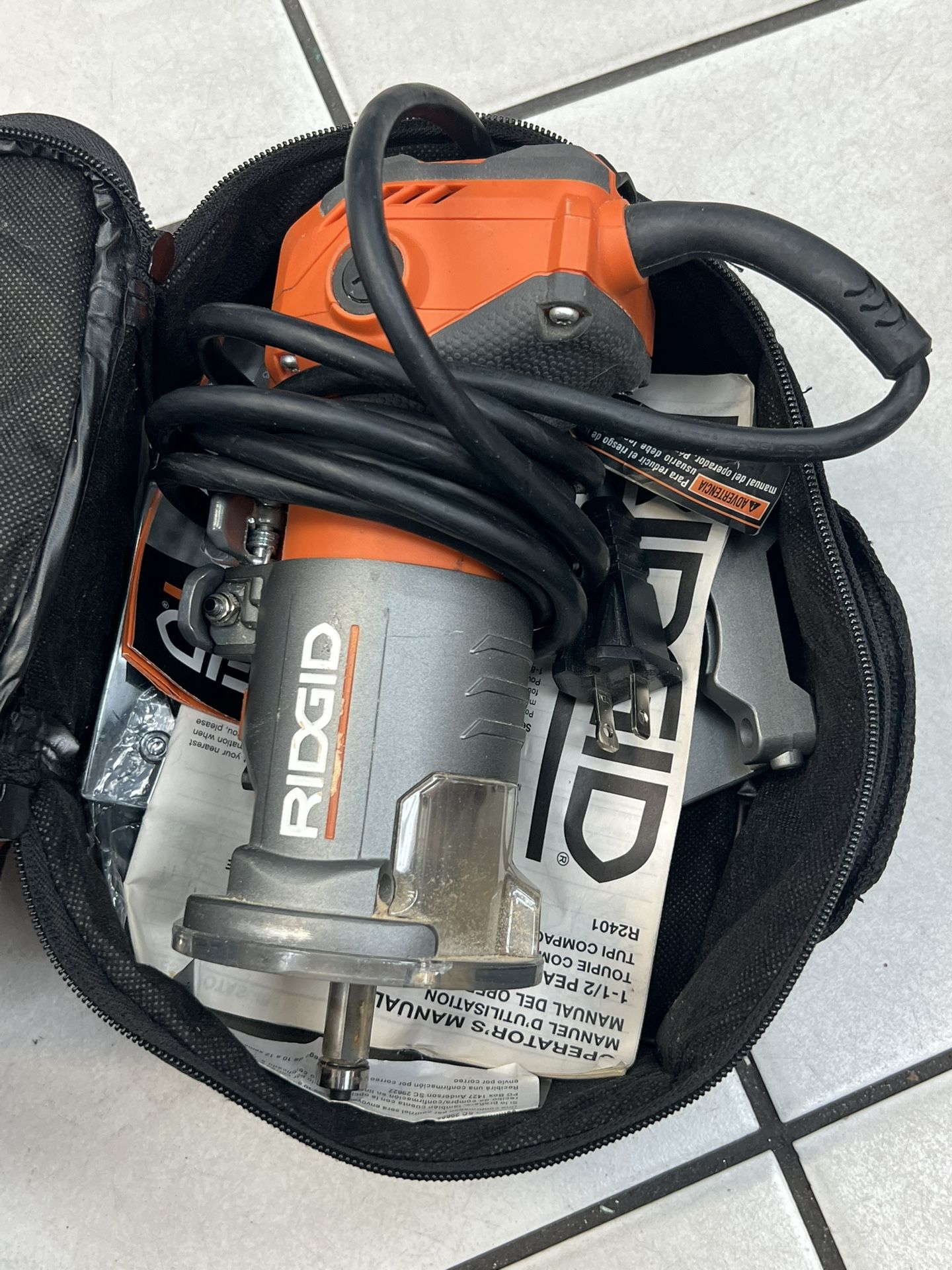 RIDGID 5.5 Amp Corded Compact Fixed-Base Router