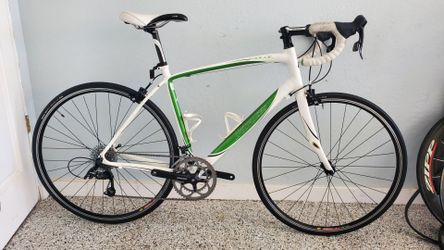 🔥🚴🏿♀️🔥Specialized Dolce Elite Compact,(sram Apex Doubletop (52cm)🔥🚴🏿♀️🔥