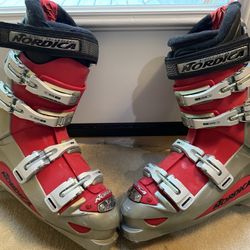 Nordica Snow Skiing Boots- Grand Prix Size 315cc