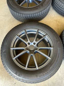 Michelin Winter Latitude X-ice 235/65 R18 on Liquid Metal Wheels.