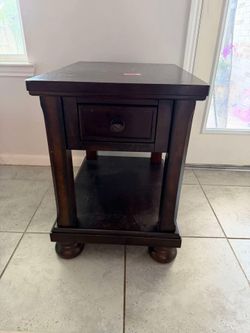 Side table/dresser