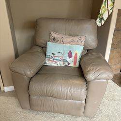 Genuine Leather Armchair Recliner – Comfortable Reading Chair