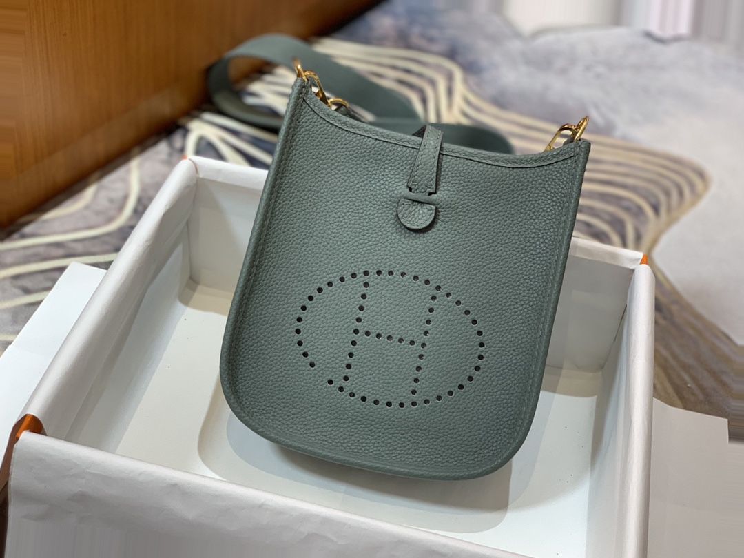 Hermes Evelyne Mini Bags 15 for Sale in Centerville, OH - OfferUp