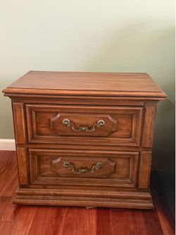 Pair of Thomasville 2 Drawer Nightstands (Legacy 1980)