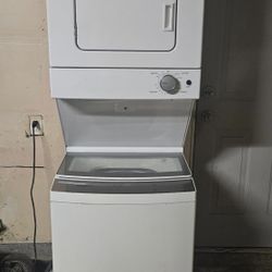 WHIRLPOOL WASHER DRYER STACKABLE