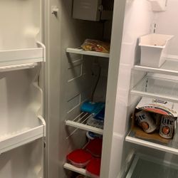 Whirlpool Side By Side Refrigerator/ Freezer 