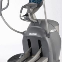 Commercial Octane Fitness Pro 4700 Elliptical 