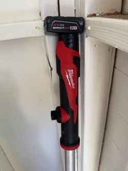 M12 pump stick with xc 4.0 battery