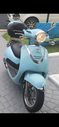 Lance Moped Scooter  Blue 125 cc
