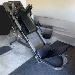 Parabody 835 Hip Sled Hack Squat Machine