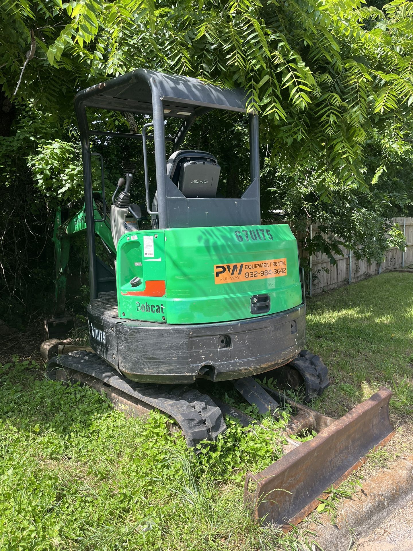 Excavator 3ton FoRent