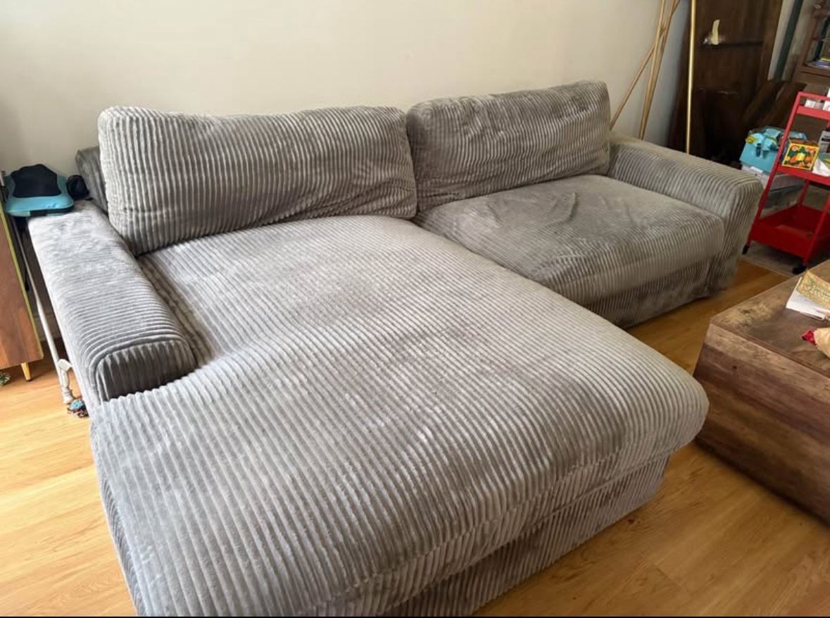 Upholstered Reversible Chaise Sectional Sofa