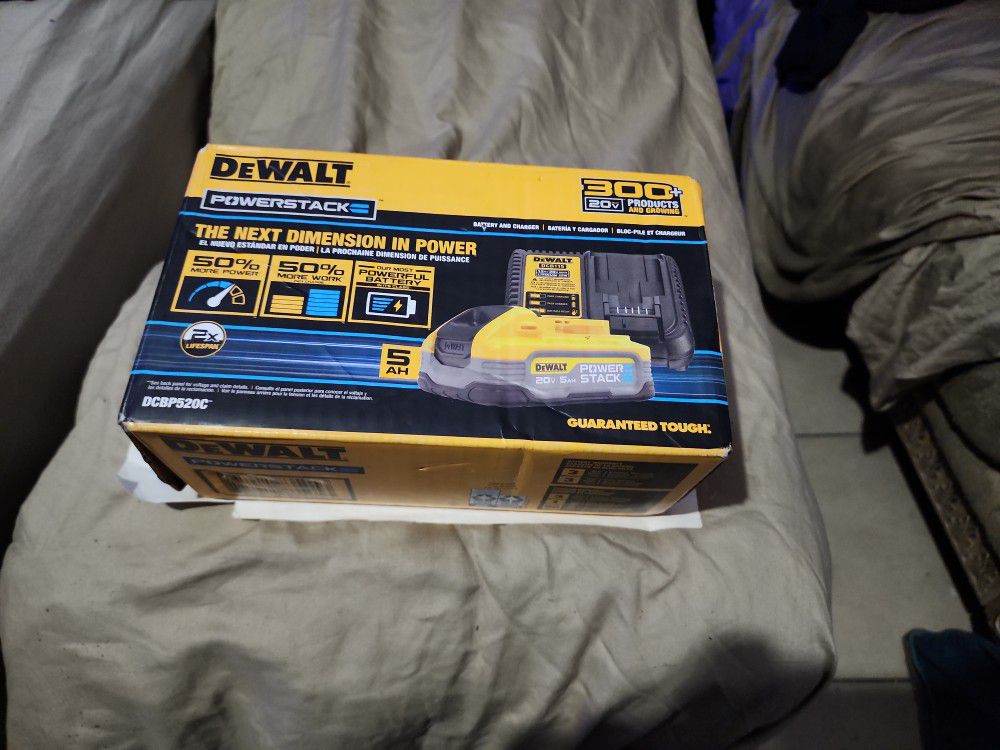 Dewalt Powerstack 5ah Battery And Charger 