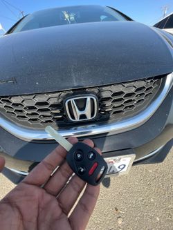 Car Keys N Remotes/ Llaves Con Control