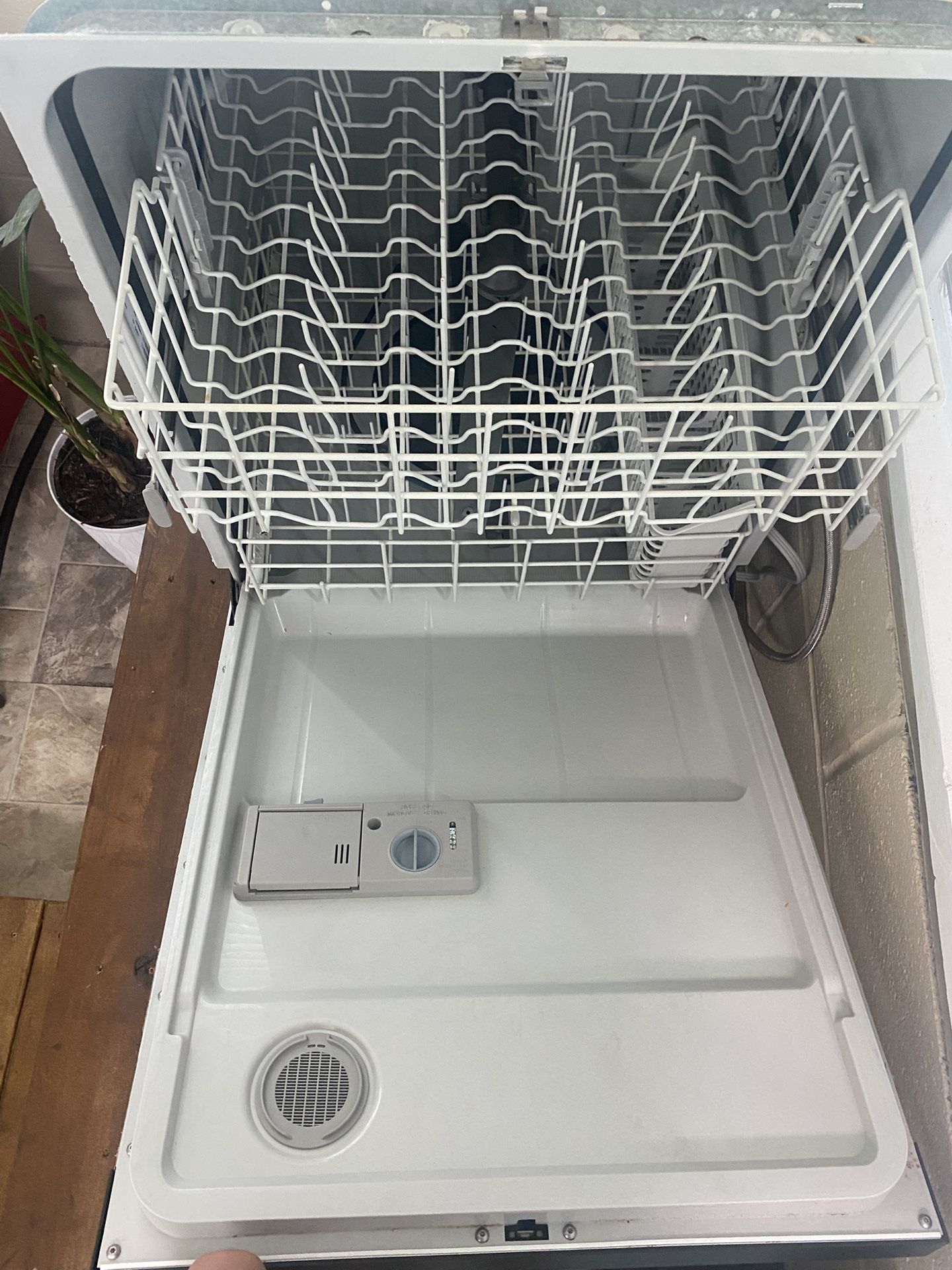 Amana Dish Washer