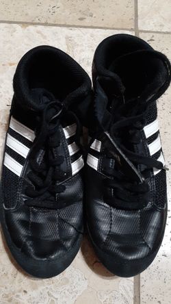 Adidas wrestling shoes size 4 boys