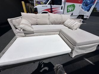 L-Shaped Sectional Sofa – Used