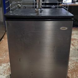 Beer Kegerator / Beer Dispenser