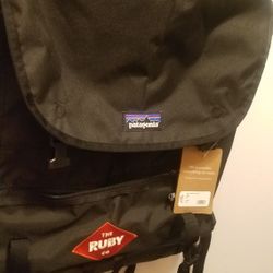 New Bkpk By Patagonia Blk Yes Available Pet Smk Free