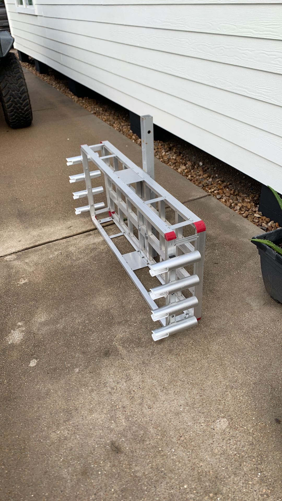 Aluminum Cargo Rack With 8 Rod Holder