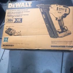 BRAND NEW DEWALT  ANGALED FINISH NAIL  GUN