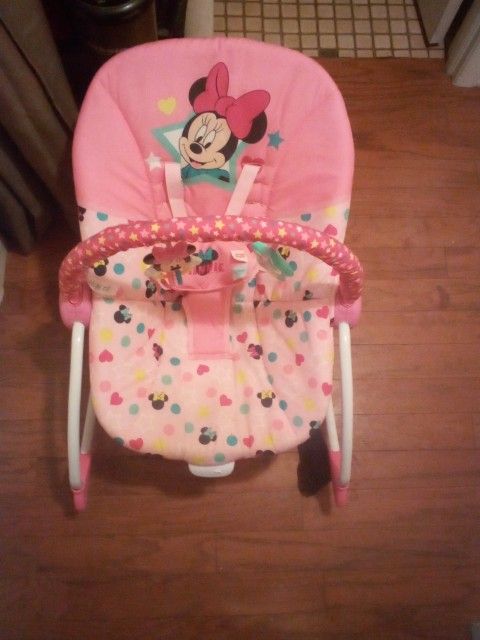 Minnie Mouse Disney Baby Rocker That Converts To A Stationary Toddler Seat