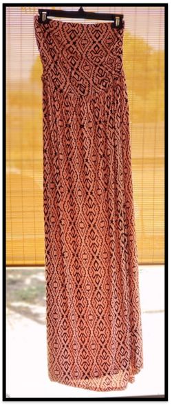 Women's: Size:M/ Peach & Black Geo print tube top maxi