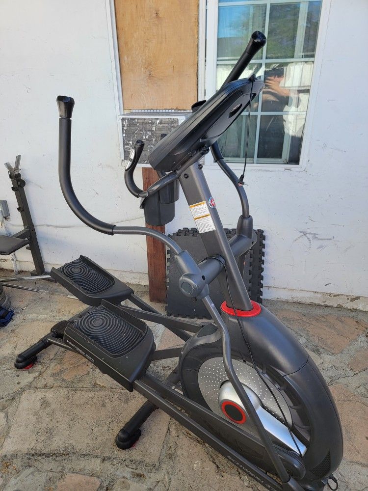 Schwinn 470 elliptical in-good working order. We never use it anymore.