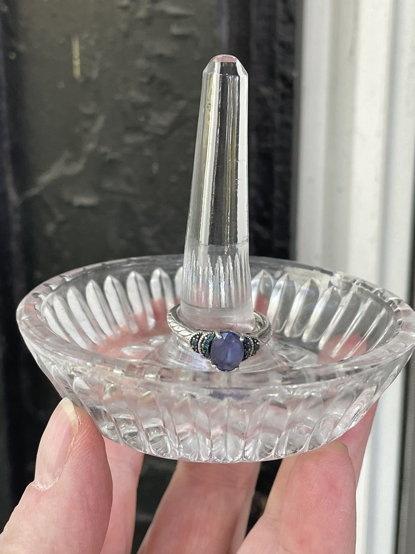 Pretty glass ring holder