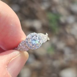 Round Brilliant CZ Vintage Inspired Twisted Halo Engagement Bridal Promise Anniversary Ring💖