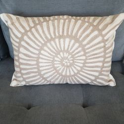 New PIER1 PILLOW
