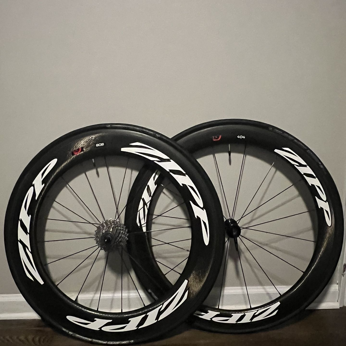 Zipp 606 store clincher wheelset