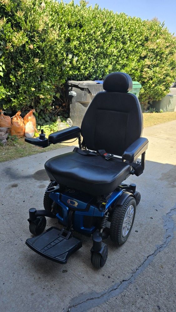 Power Electric Wheelchair Quantum Edge 2.0 Hand Controlled