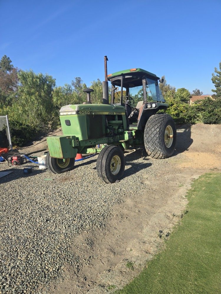 John Deere Farm Tractor 4050