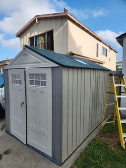 Rubbermaid LARGE 7 foot by 12 foot 6 in long outdoor hard plastic storage shed
