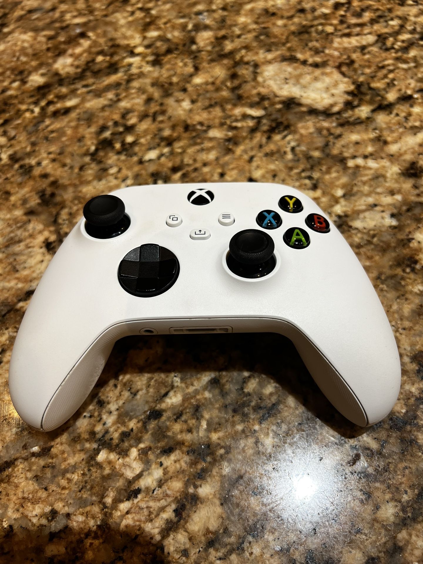 Like new Wireless Xbox controller (white)